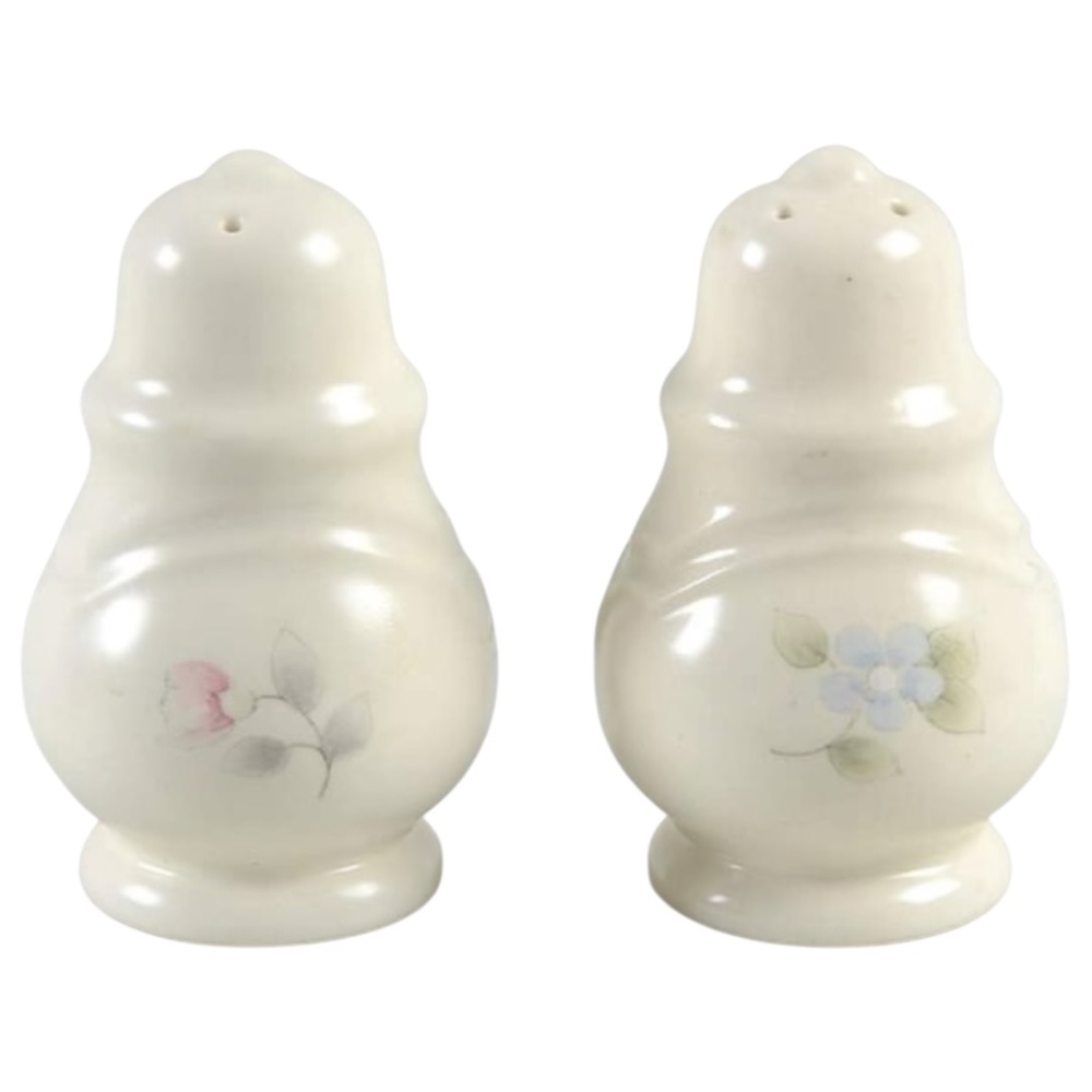 Pfaltzgraff Tea Rose Stoneware Salt & Pepper Shakers Vintage USA Deadstock